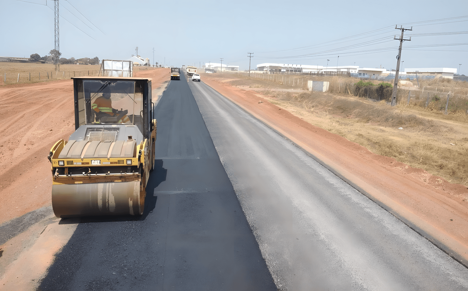 Construção de rodovia asfáltica